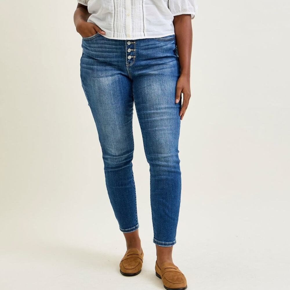 Judy Blue Los Angeles Medium Wash Rose Classic Button Fly Skinny Fit Denim Jeans
